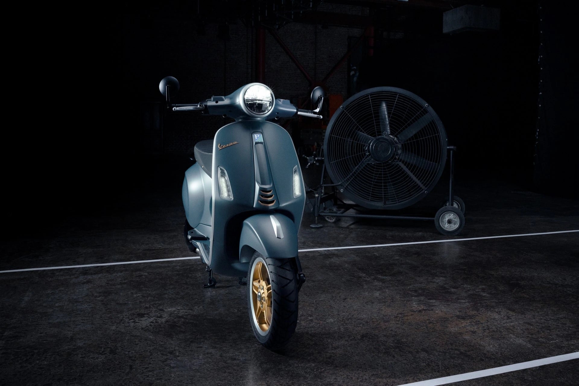 Vespa Primavera Officina 8 Edition