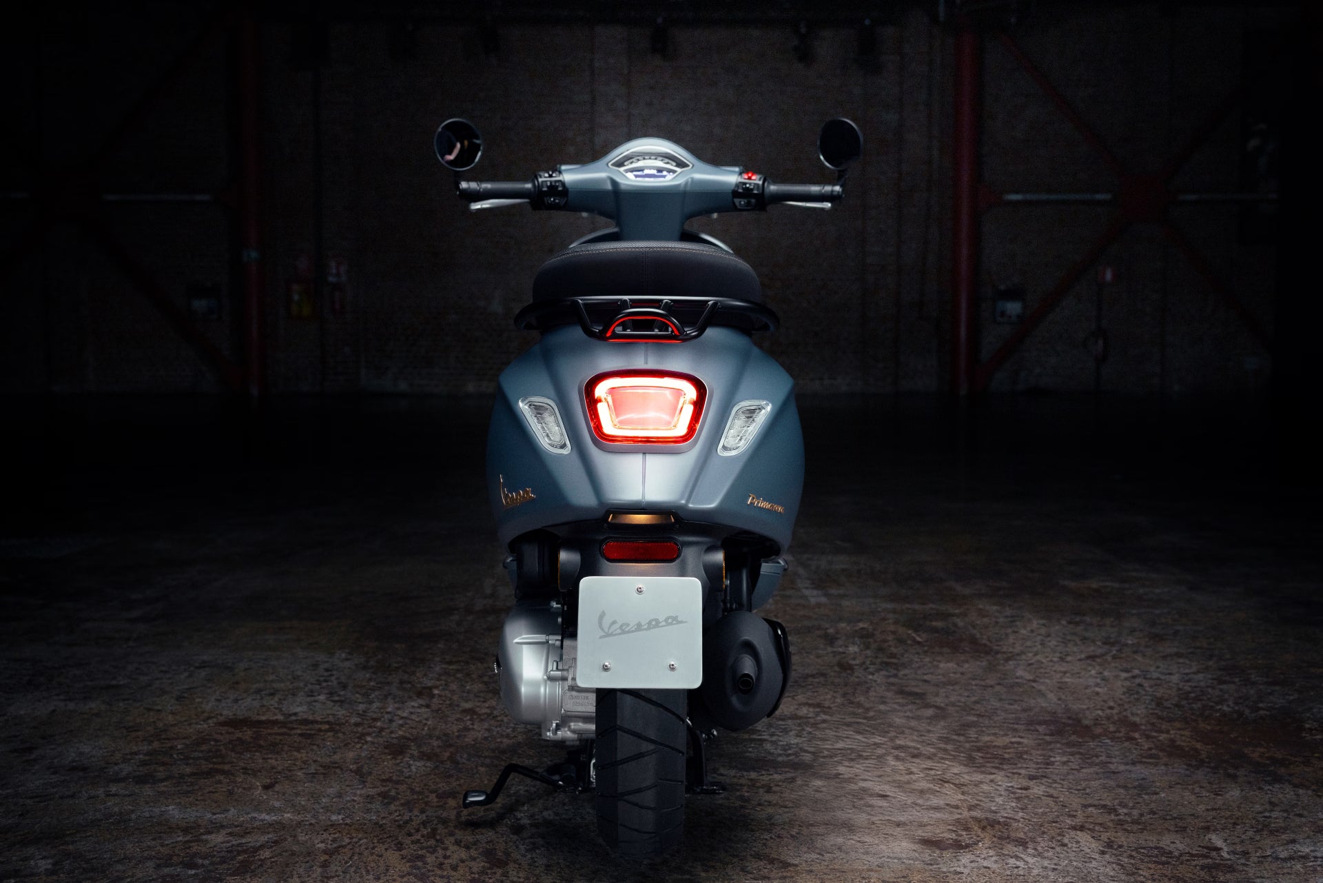 Vespa Primavera Officina 8 Edition